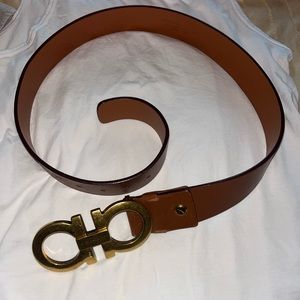 Men’s camel colored Ferragamo belt